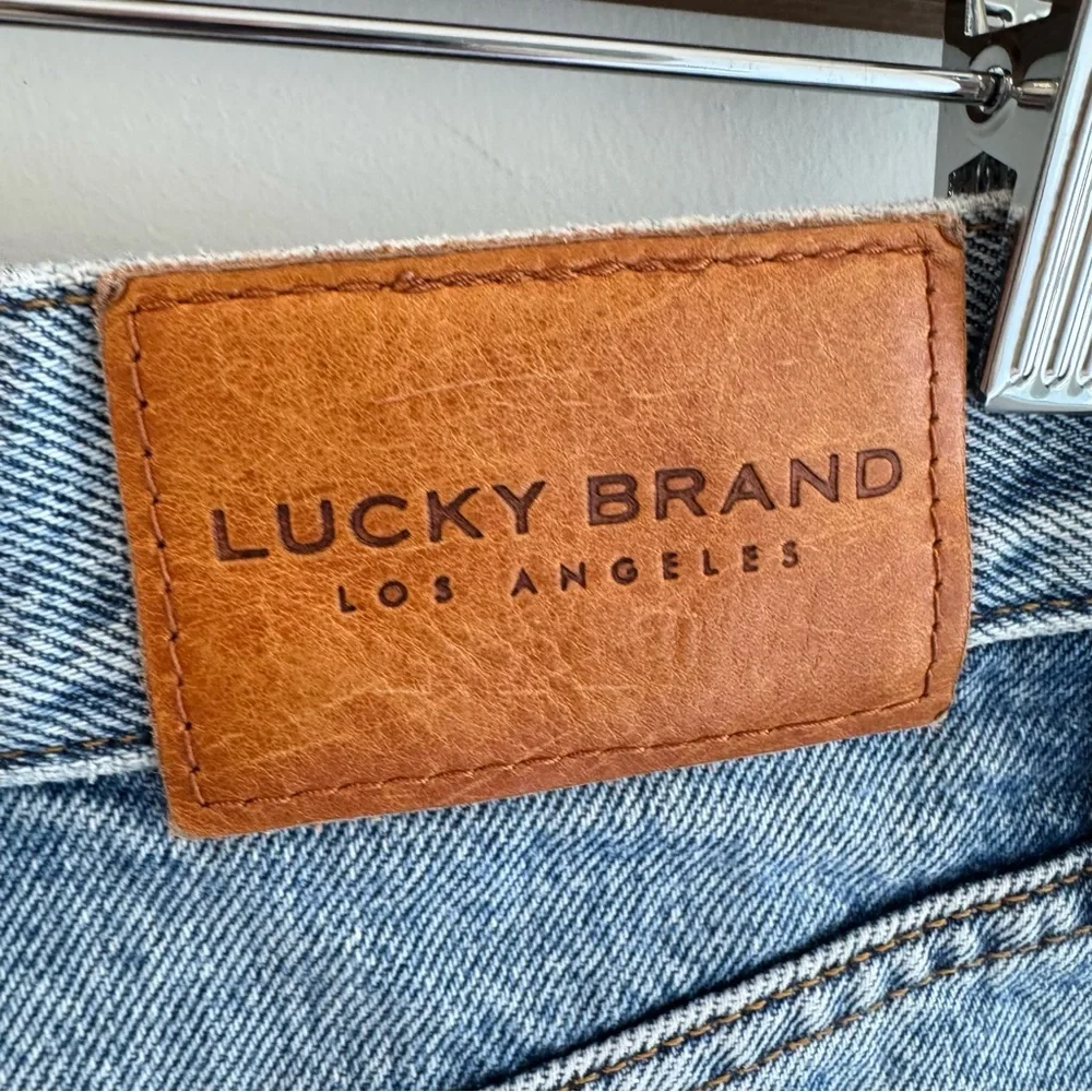 Lucky Brand Traveler Short Size‎ 28
